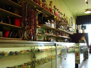 Hookahs and glass tobacco pipes